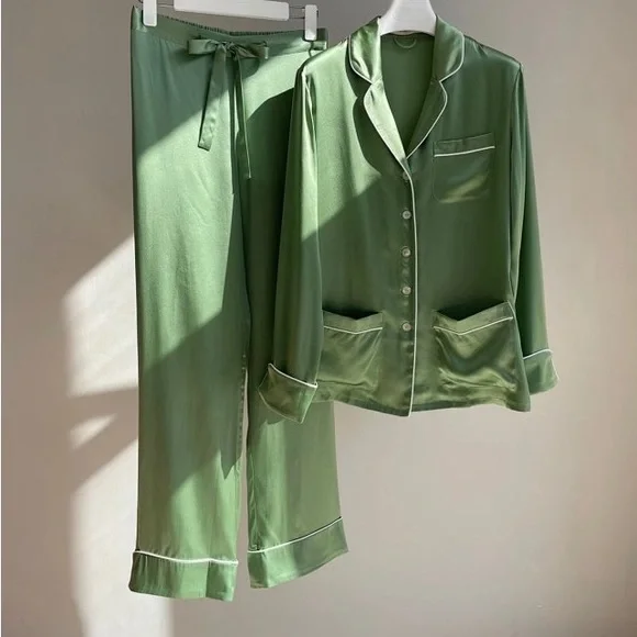 Olivia von Halle 100% silk pajamas set - Picture 1 of 15